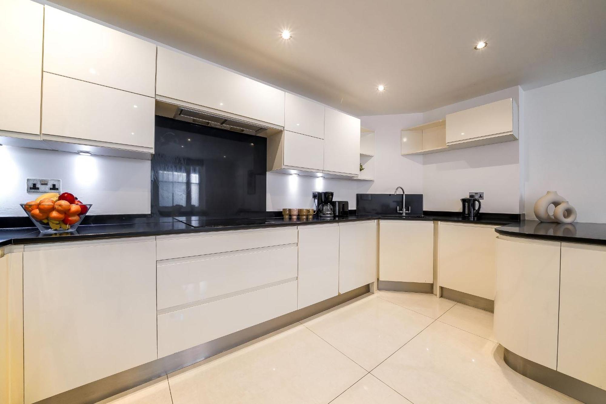 Notting Hill & Hyde Park - 2Br - Cityapartmentstay London Kültér fotó